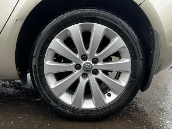 Opel Astra J с пробегом 2011 года, цена 685 000 рублей, 209474 км, хэтчбек, Автокод Объявления