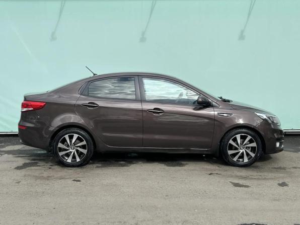 Kia Rio III Рестайлинг с пробегом 2015 года, цена 1 059 000 рублей, 136000 км, седан, Автокод Объявления