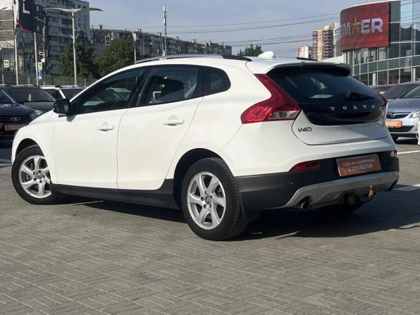 Volvo V40 II с пробегом 2013 года, цена 850 000 рублей, 328000 км, хэтчбек, Автокод Объявления