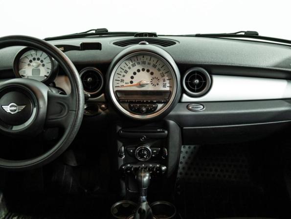 Mini Hatch II (R56) Рестайлинг с пробегом 2011 года, цена 749 585 рублей, 205012 км, хэтчбек, Автокод Объявления