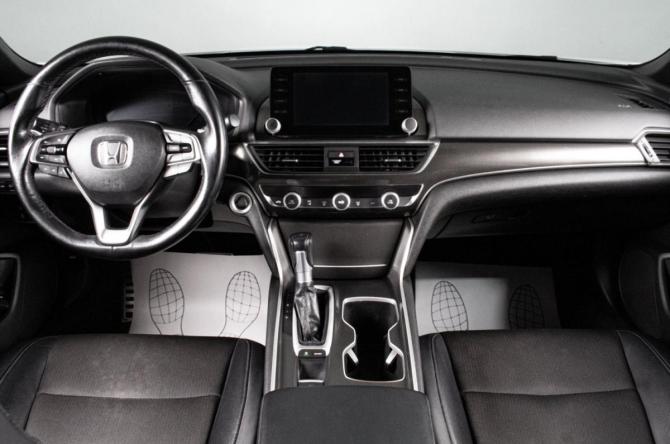 Honda Accord X с пробегом 2018 года, цена 2 199 000 рублей, 152000 км, седан, Автокод Объявления