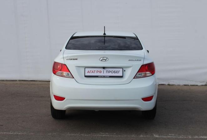 Hyundai Solaris I с пробегом 2014 года, цена 640 000 рублей, 211007 км, седан, Автокод Объявления