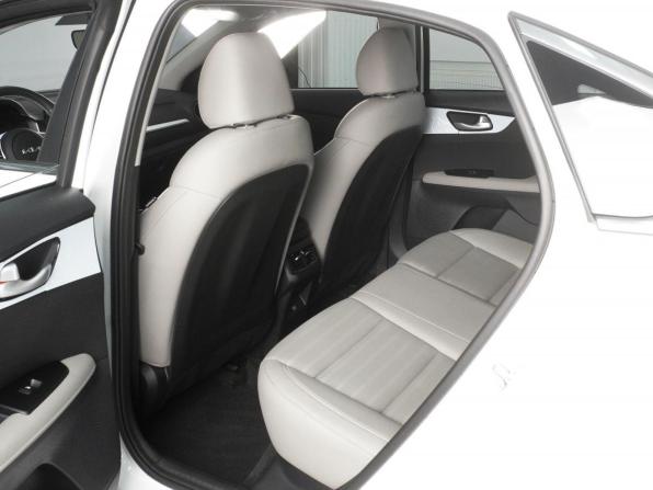 Kia K3 II (China Market) Рестайлинг с пробегом 2024 года, цена 2 425 000 рублей, 1564 км, седан, Автокод Объявления