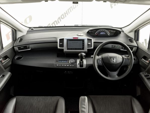 Honda Freed I Рестайлинг 2 с пробегом 2015 года, цена 1 375 000 рублей, 117978 км, компактвэн, Автокод Объявления