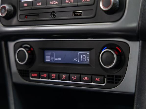 Volkswagen Polo V Рестайлинг с пробегом 2016 года, цена 1 078 000 рублей, 171058 км, седан, Автокод Объявления