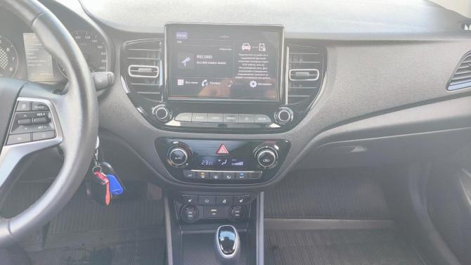 Hyundai Solaris II Рестайлинг с пробегом 2021 года, цена 1 515 000 рублей, 101900 км, седан, Автокод Объявления