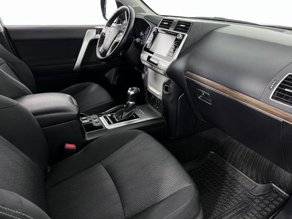Toyota Land Cruiser Prado 150 Series Рестайлинг 2 с пробегом 2018 года, цена 5 300 000 рублей, 94467 км, внедорожник, Автокод Объявления