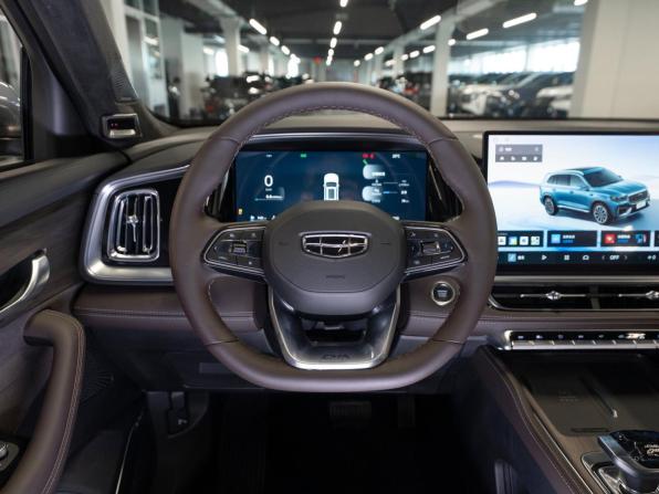 Geely Monjaro I Рестайлинг 2 с пробегом 2025 года, цена 4 250 000 рублей, 15 км, внедорожник, Автокод Объявления