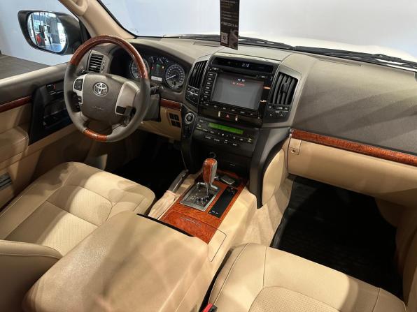 Toyota Land Cruiser 200 Series Рестайлинг 1 с пробегом 2013 года, цена 3 180 000 рублей, 224493 км, внедорожник, Автокод Объявления