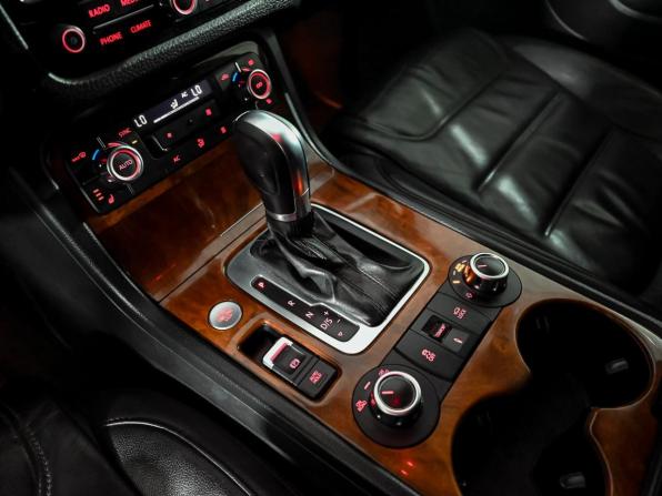 Volkswagen Touareg II с пробегом 2013 года, цена 1 990 000 рублей, 234300 км, внедорожник, Автокод Объявления