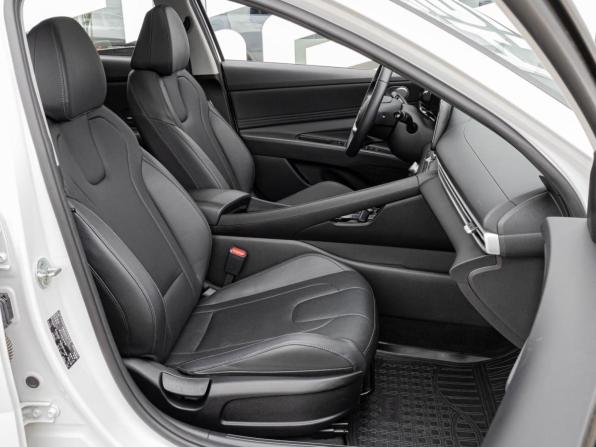 Hyundai Elantra VII (CN7) Рестайлинг с пробегом 2023 года, цена 2 139 000 рублей, 36661 км, седан, Автокод Объявления