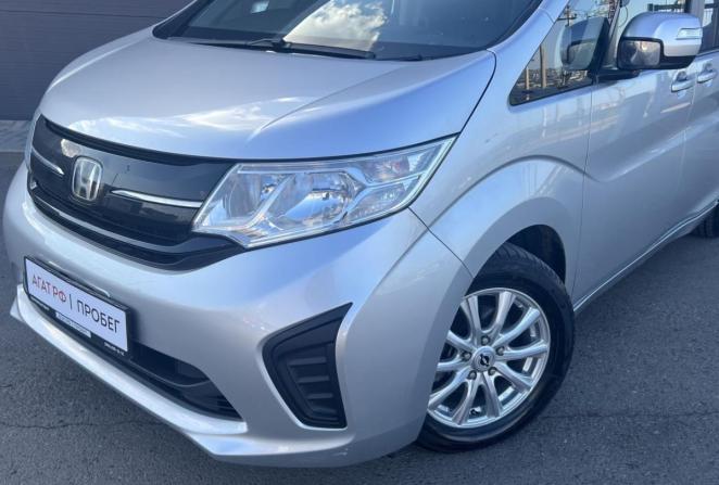 Honda Stepwgn V Рестайлинг с пробегом 2019 года, цена 1 825 000 рублей, 103563 км, минивэн, Автокод Объявления