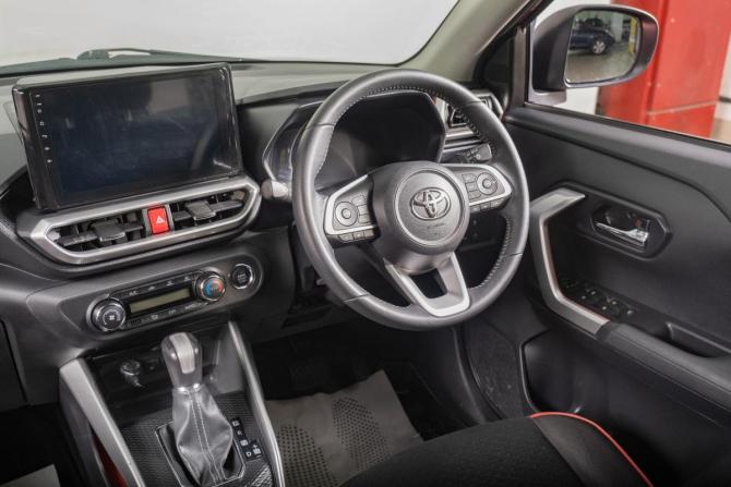 Toyota Raize I с пробегом 2019 года, цена 1 839 000 рублей, 45300 км, внедорожник, Автокод Объявления