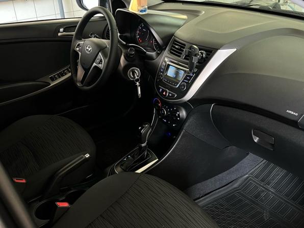 Hyundai Solaris I Рестайлинг с пробегом 2016 года, цена 979 000 рублей, 186474 км, седан, Автокод Объявления