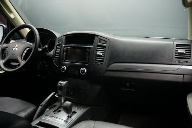 Mitsubishi Pajero IV Рестайлинг 1 с пробегом 2013 года, цена 1 899 000 рублей, 279000 км, внедорожник, Автокод Объявления