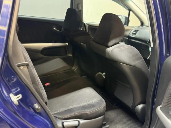 Honda Stream II Рестайлинг с пробегом 2010 года, цена 927 000 рублей, 189000 км, минивэн, Автокод Объявления