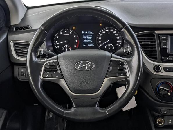 Hyundai Solaris II с пробегом 2018 года, цена 1 100 000 рублей, 146639 км, седан, Автокод Объявления