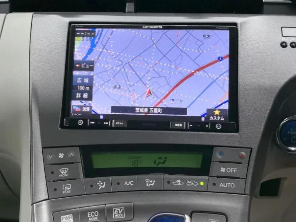 Toyota Prius III Рестайлинг (XW30) с пробегом 2015 года, цена 1 290 000 рублей, 137025 км, лифтбек, Автокод Объявления