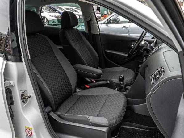Volkswagen Polo V Рестайлинг с пробегом 2018 года, цена 1 265 000 рублей, 176984 км, седан, Автокод Объявления