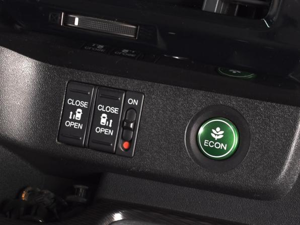 Honda Stepwgn V Рестайлинг с пробегом 2020 года, цена 2 519 995 рублей, 84617 км, минивэн, Автокод Объявления