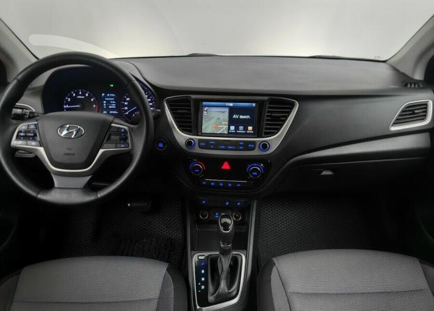 Hyundai Solaris II с пробегом 2017 года, цена 798 000 рублей, 287000 км, седан, Автокод Объявления