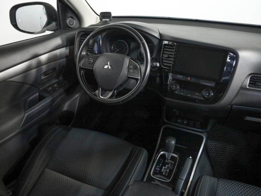 Mitsubishi Outlander III Рестайлинг 2 Санкт-Петербург  - изображение 9