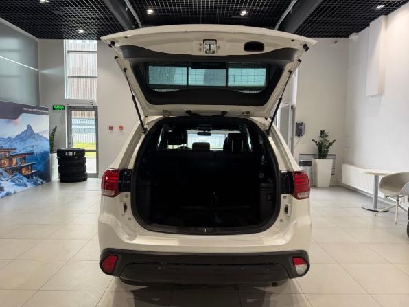 Mitsubishi Outlander III Рестайлинг 3 с пробегом 2021 года, цена 2 545 000 рублей, 81000 км, внедорожник, Автокод Объявления