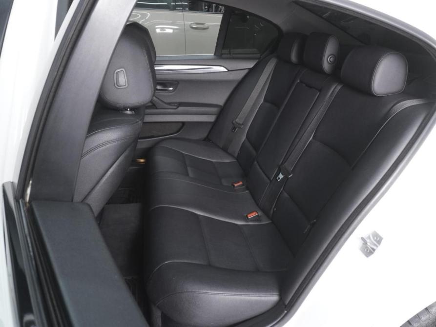 BMW 5 серии VI (F10/F11/F07) Рестайлинг Ростов-на-Дону  - изображение 9