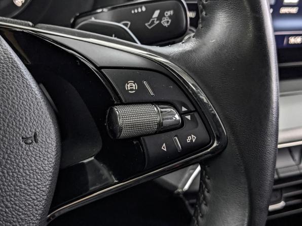 Skoda Octavia IV (A8) с пробегом 2021 года, цена 2 850 000 рублей, 32822 км, лифтбек, Автокод Объявления