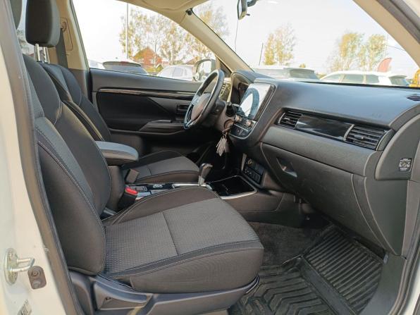 Mitsubishi Outlander III Рестайлинг 3 с пробегом 2021 года, цена 1 810 000 рублей, 99500 км, внедорожник, Автокод Объявления