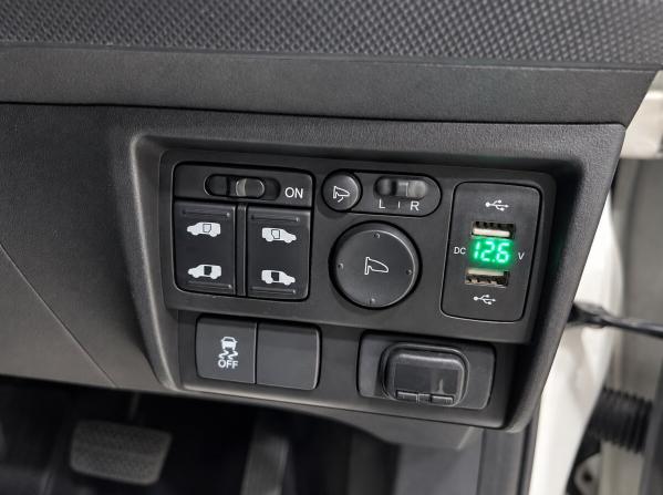 Honda Freed I Рестайлинг с пробегом 2012 года, цена 1 050 000 рублей, 194000 км, компактвэн, Автокод Объявления
