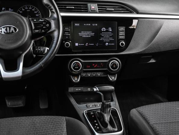 Kia Rio IV Рестайлинг с пробегом 2021 года, цена 1 624 070 рублей, 120071 км, седан, Автокод Объявления