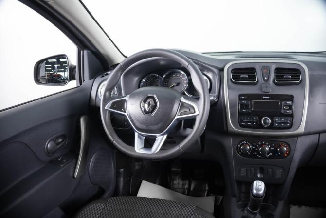 Renault Sandero II Рестайлинг с пробегом 2022 года, цена 1 649 000 рублей, 44217 км, хэтчбек, Автокод Объявления
