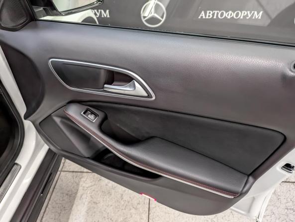 Mercedes-Benz GLA I (X156) Рестайлинг с пробегом 2018 года, цена 2 550 000 рублей, 95501 км, внедорожник, Автокод Объявления