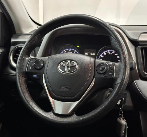 Toyota RAV4 IV (XA40) Рестайлинг с пробегом 2017 года, цена 2 340 000 рублей, 106872 км, внедорожник, Автокод Объявления