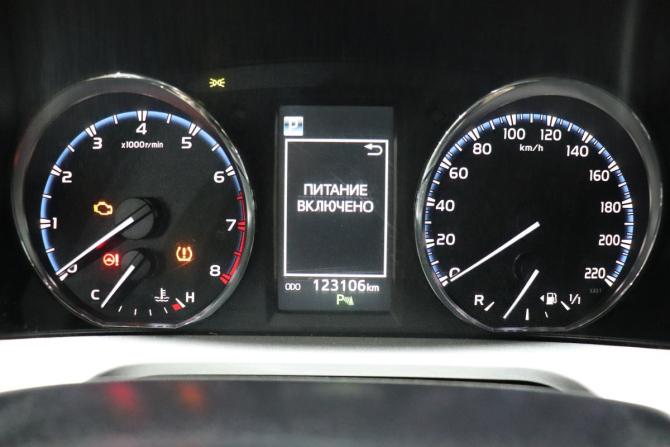 Toyota RAV4 IV (XA40) Рестайлинг с пробегом 2017 года, цена 2 530 000 рублей, 123105 км, внедорожник, Автокод Объявления