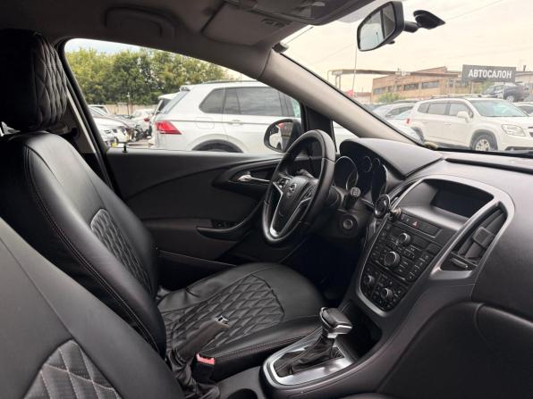 Opel Astra J Рестайлинг с пробегом 2012 года, цена 700 000 рублей, 222499 км, хэтчбек, Автокод Объявления