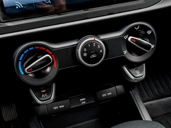 Kia Rio IV Рестайлинг с пробегом 2021 года, цена 1 595 000 рублей, 88666 км, седан, Автокод Объявления