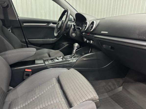 Audi A3 III (8V) Рестайлинг с пробегом 2019 года, цена 2 079 000 рублей, 172589 км, хэтчбек, Автокод Объявления