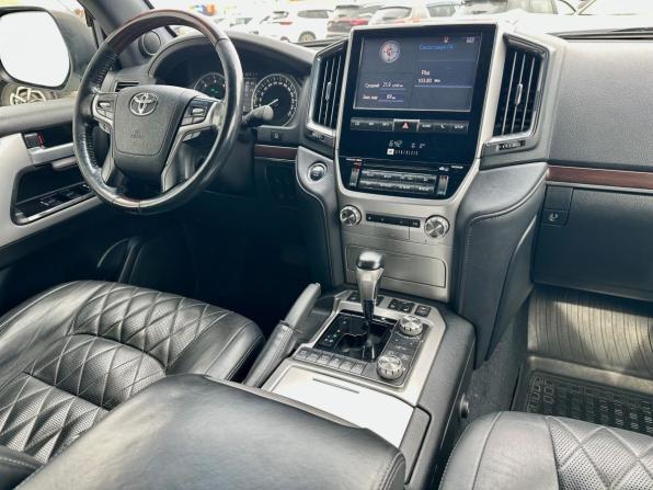 Toyota Land Cruiser 200 Series Рестайлинг 2 с пробегом 2017 года, цена 6 999 999 рублей, 209757 км, внедорожник, Автокод Объявления