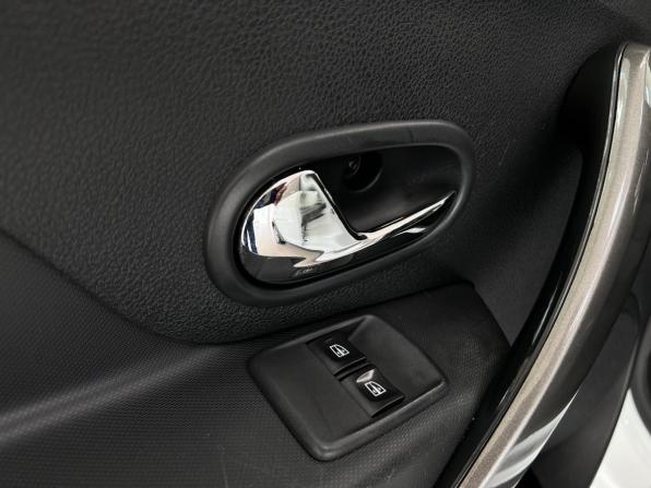 Renault Sandero II Рестайлинг с пробегом 2019 года, цена 1 130 000 рублей, 98200 км, хэтчбек, Автокод Объявления
