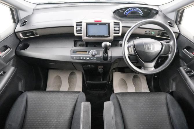 Honda Freed I Рестайлинг с пробегом 2013 года, цена 1 049 000 рублей, 255000 км, компактвэн, Автокод Объявления