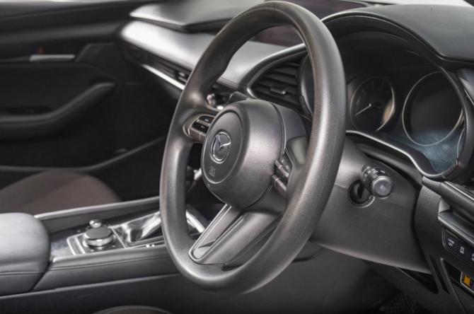 Mazda 3 IV (BP) с пробегом 2021 года, цена 1 499 000 рублей, 153000 км, хэтчбек, Автокод Объявления
