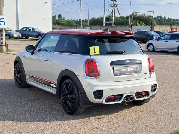 Mini Hatch III (F55/F56) Рестайлинг с пробегом 2021 года, цена 2 920 000 рублей, 69686 км, хэтчбек, Автокод Объявления