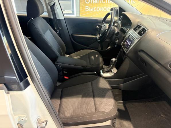 Volkswagen Polo V Рестайлинг с пробегом 2018 года, цена 1 249 000 рублей, 133000 км, седан, Автокод Объявления