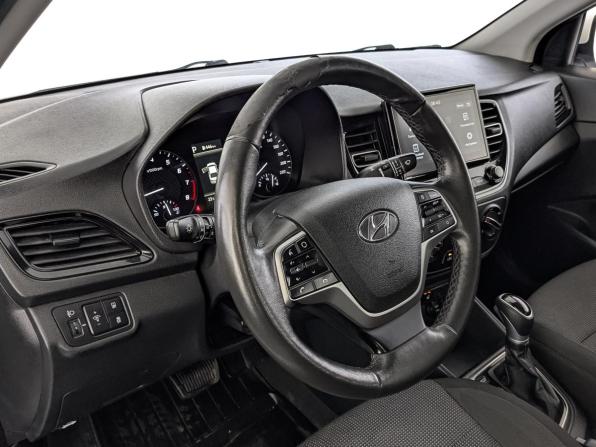 Hyundai Solaris II Рестайлинг с пробегом 2021 года, цена 1 310 000 рублей, 195522 км, седан, Автокод Объявления