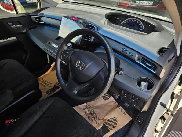 Honda Freed I Рестайлинг с пробегом 2012 года, цена 1 240 000 рублей, 153700 км, компактвэн, Автокод Объявления