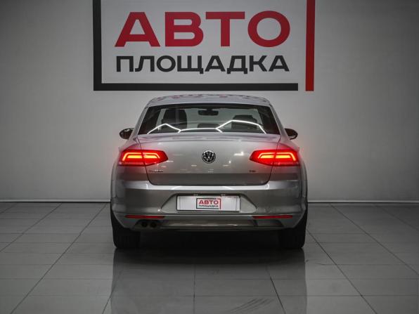 Volkswagen Passat B8 с пробегом 2016 года, цена 2 229 000 рублей, 96246 км, седан, Автокод Объявления