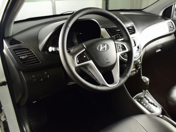 Hyundai Solaris I с пробегом 2013 года, цена 1 049 995 рублей, 92308 км, седан, Автокод Объявления