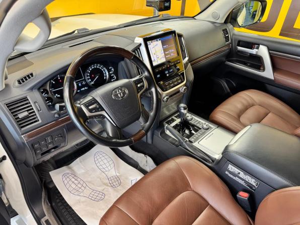 Toyota Land Cruiser 200 Series Рестайлинг 2 с пробегом 2019 года, цена 7 999 000 рублей, 150000 км, внедорожник, Автокод Объявления
